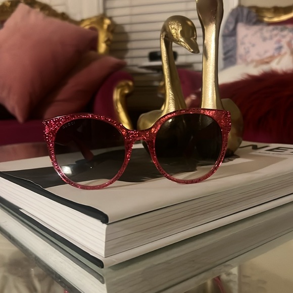 Pink GUCCI sunglasses! - Picture 3 of 5